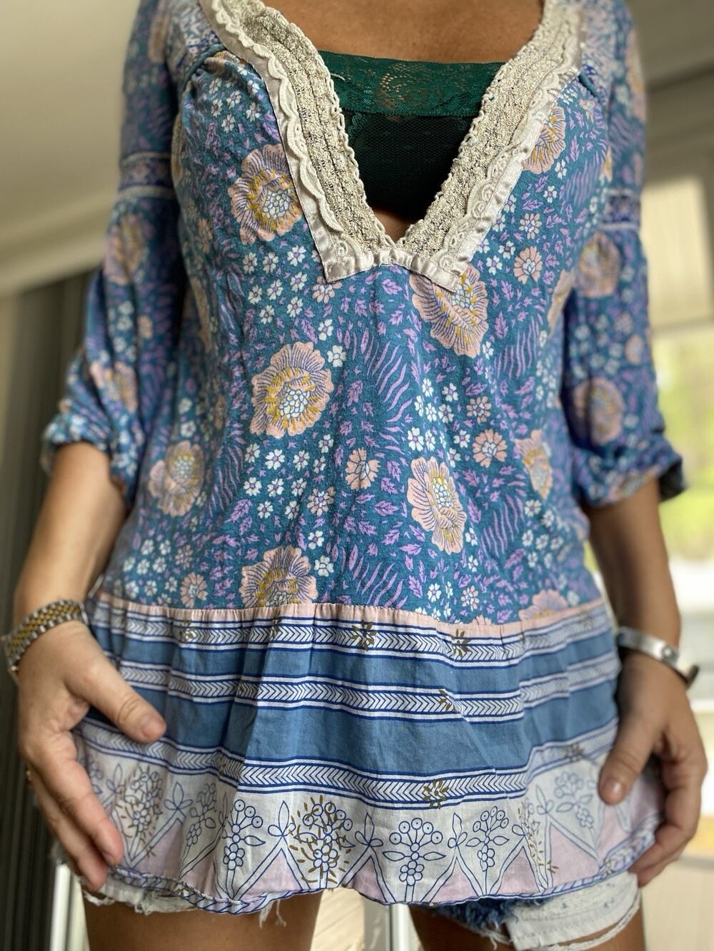 FREE PEOPLE floral Cotton Blouse Womens Lace Inset pearl buttons Tunic Top S/P